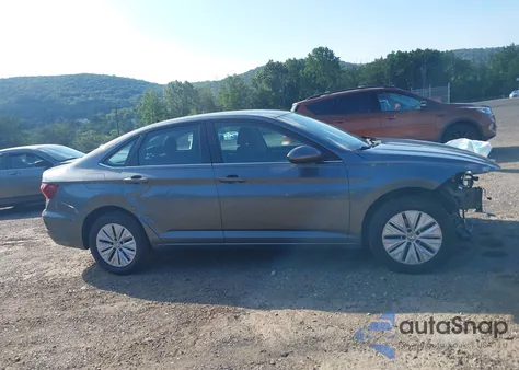 2019 Volkswagen Jetta 1.4T R-Line/1.4T S/1.4T Se from USA, damaged, VIN 3VWC57BU9KM086185